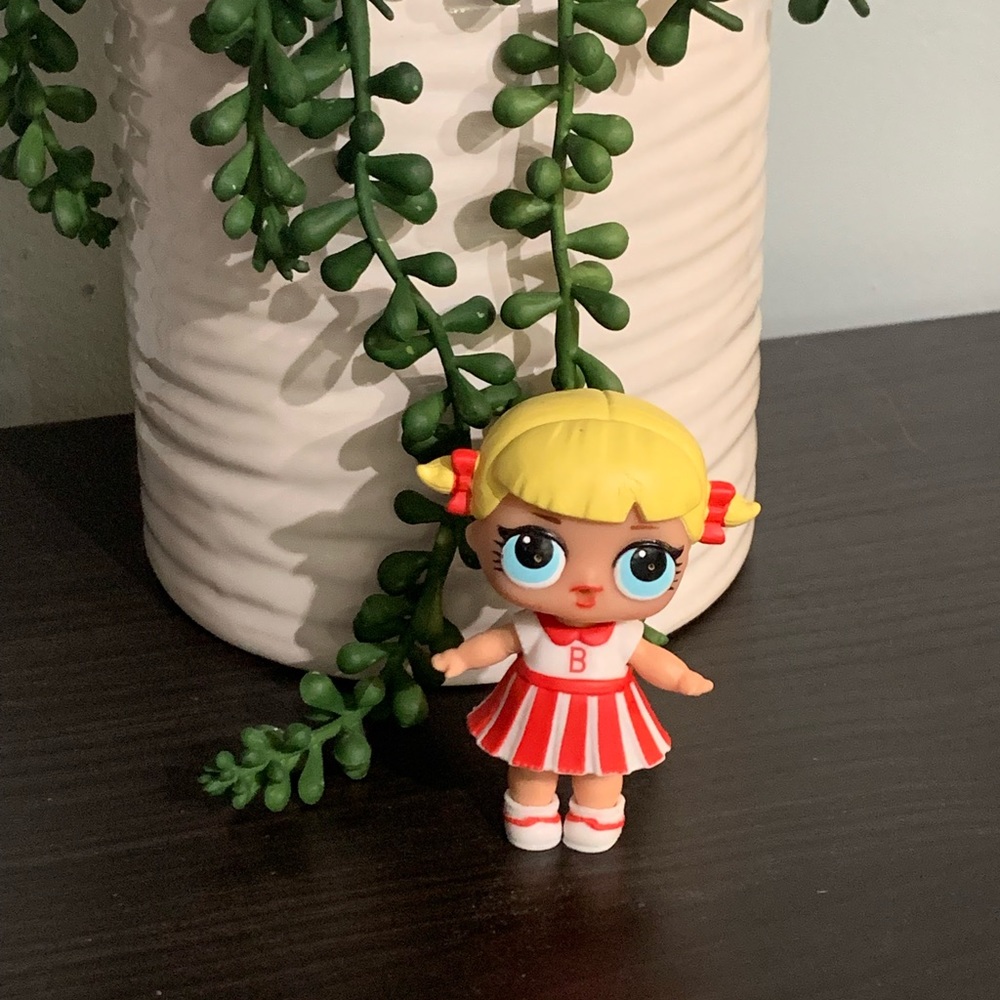 Cute! 🍭 LOL doll Cheer Captain series 1